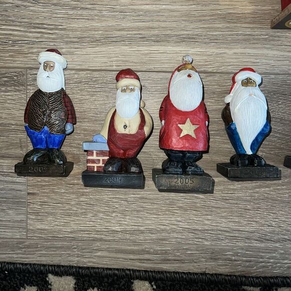 Hand Painted Carved Santa Claus Figurines Set of 13 Signed Dave Constantine - Picture 4 of 4